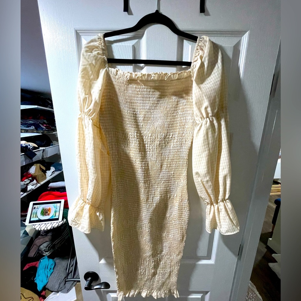 Super fun and bump friendly midi dress